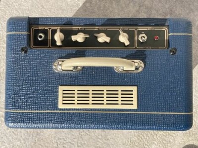 vox-ac4-blue-4038971.jpg