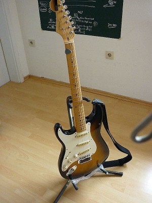 Fender Stratocaster MIJ 1996.jpg