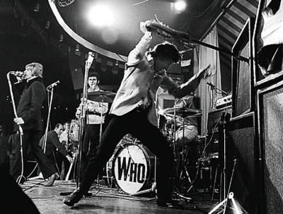 the-who-breaking-the-guitar_822.jpg