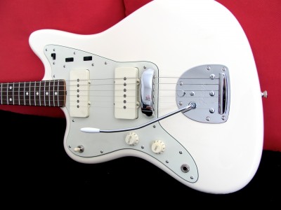 Jazzmaster Mint green pickguard.JPG